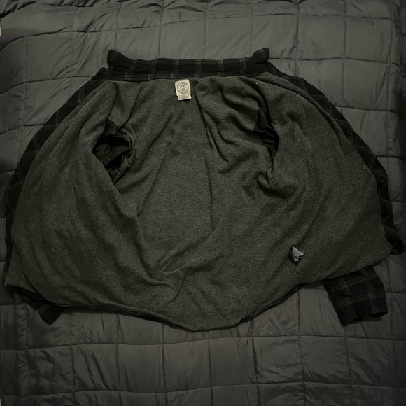 Button up flannel from Voyager - Picture 3 of 5